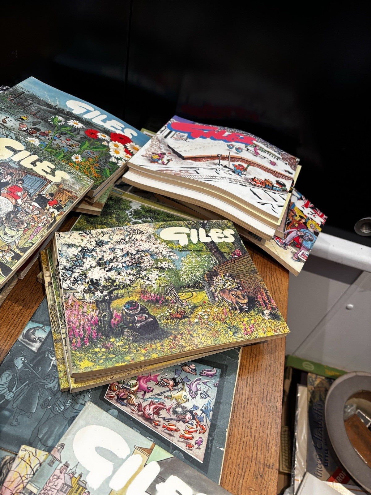 39 Giles Annuals