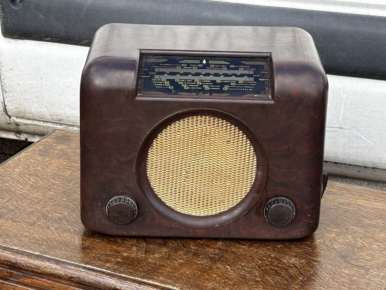 Art Deco Bakelite Valve Radio.