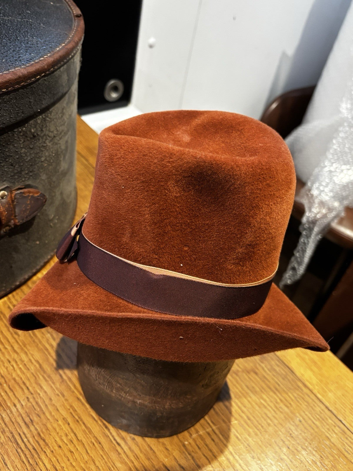 Art Deco Collection Of Hats And Millinery Hat Stand, & With Old Hat Box
