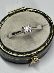 18ct White Gold 0.25 Diamond Solitaire Ring Boxed
