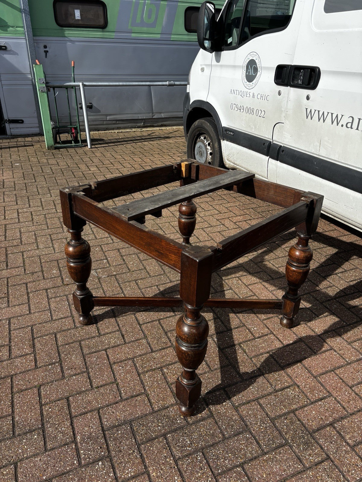 1920's Extending Oak Draw Leaf Table & 4 Chairs