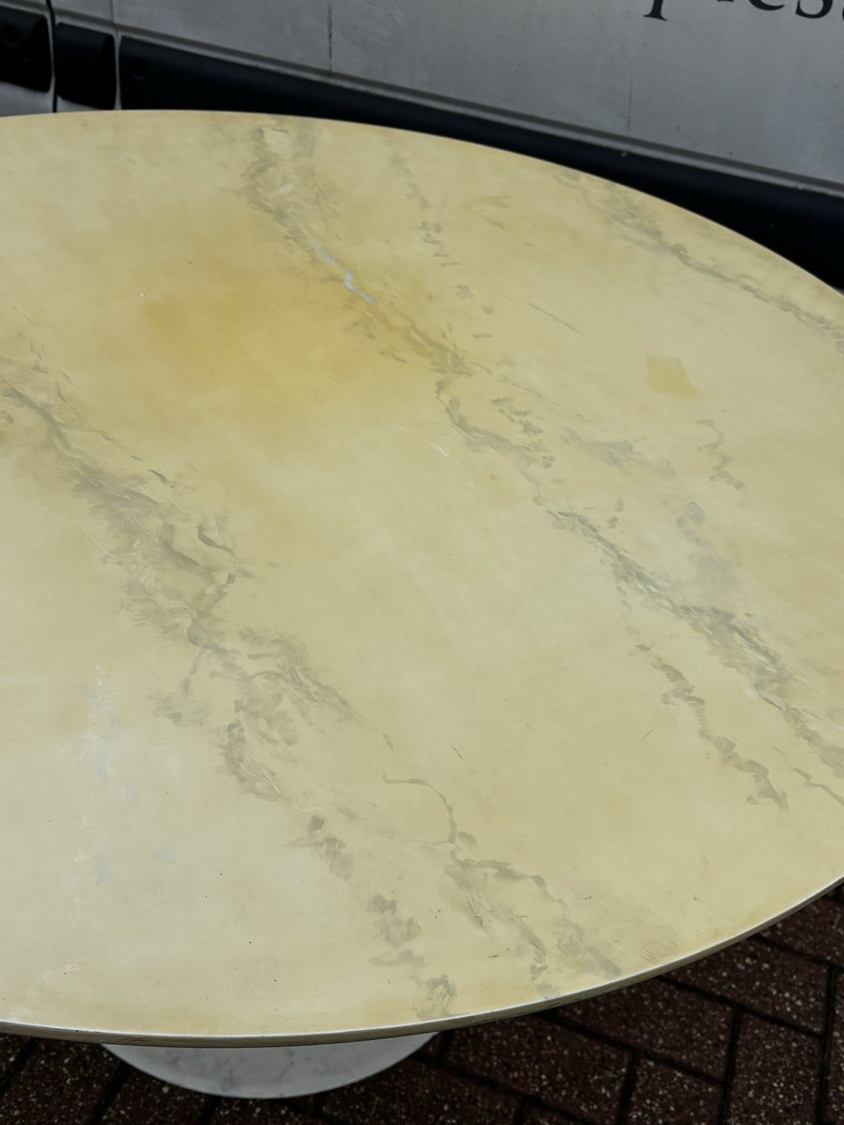 1960s Eero Saarinen for Knoll Tulip Dining Table