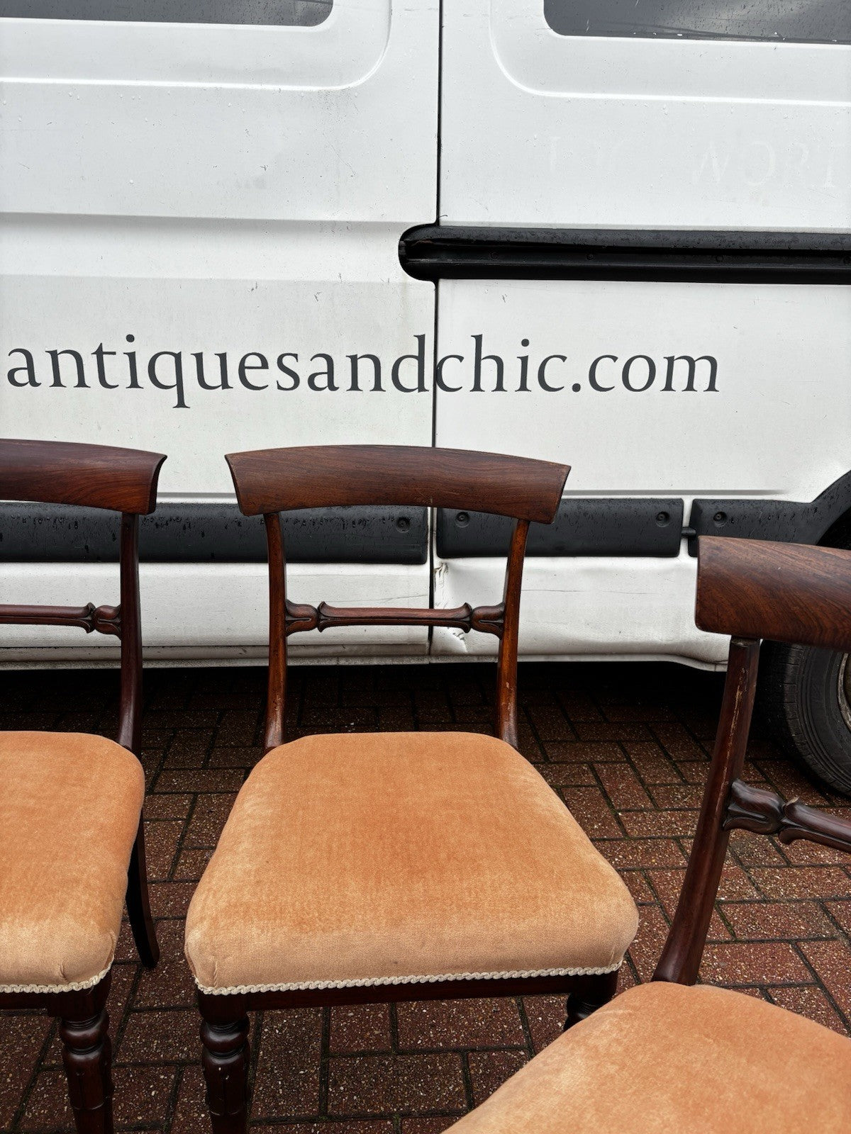 Antique Mahogany Dining Table & 4 Chairs