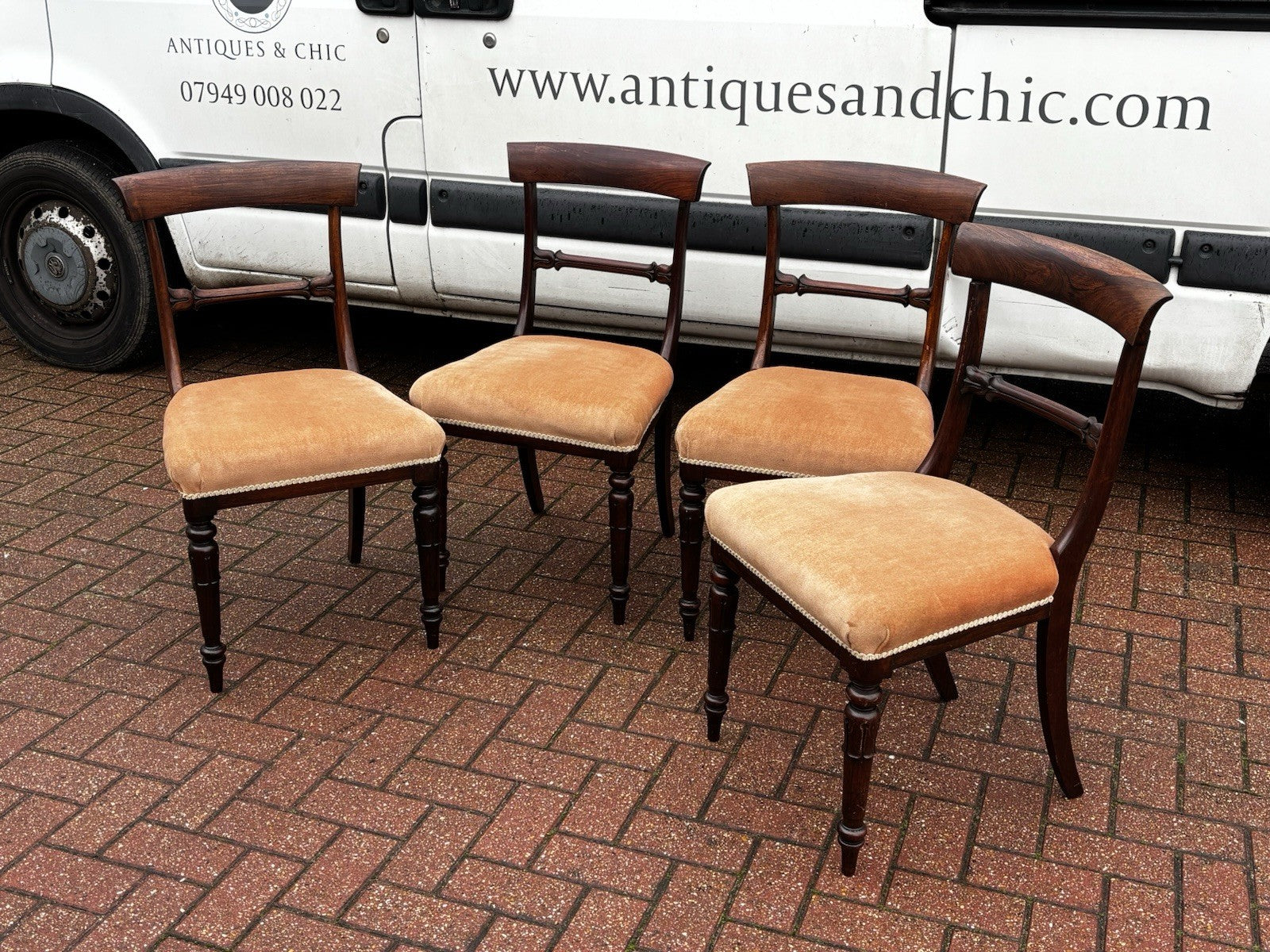 Antique Mahogany Dining Table & 4 Chairs
