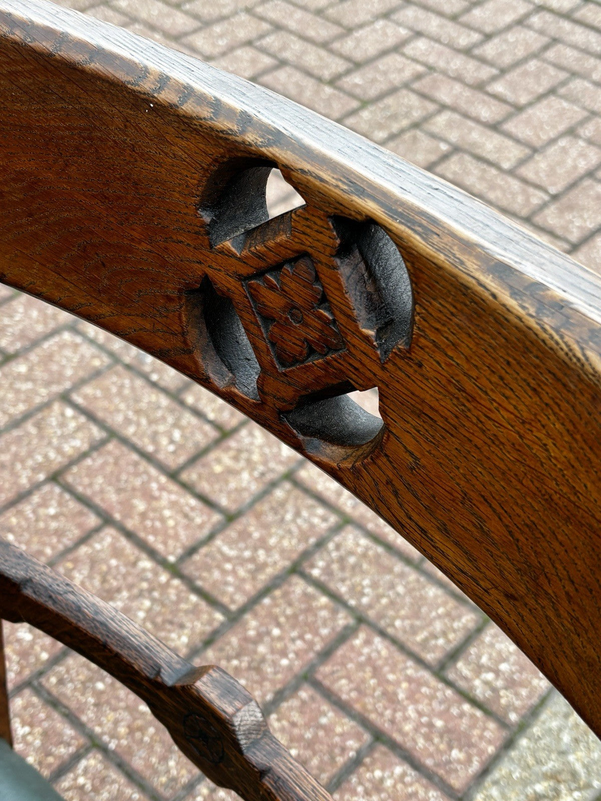 Arts & Crafts Light Oak Dining Table & 8 Chairs. Superb Quality.
