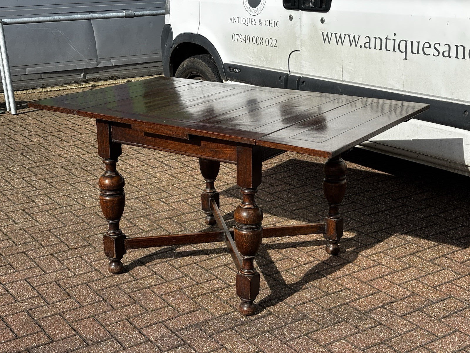 1920's Extending Oak Draw Leaf Table & 4 Chairs