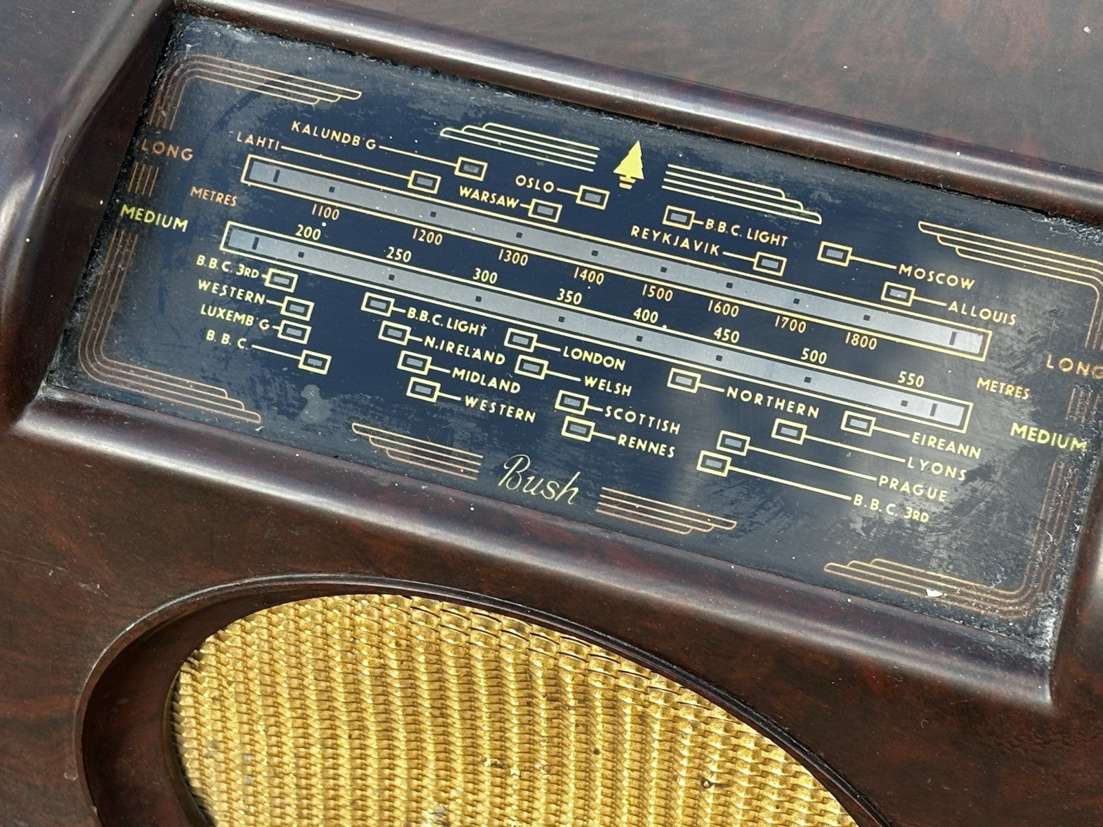 Art Deco Bakelite Valve Radio.