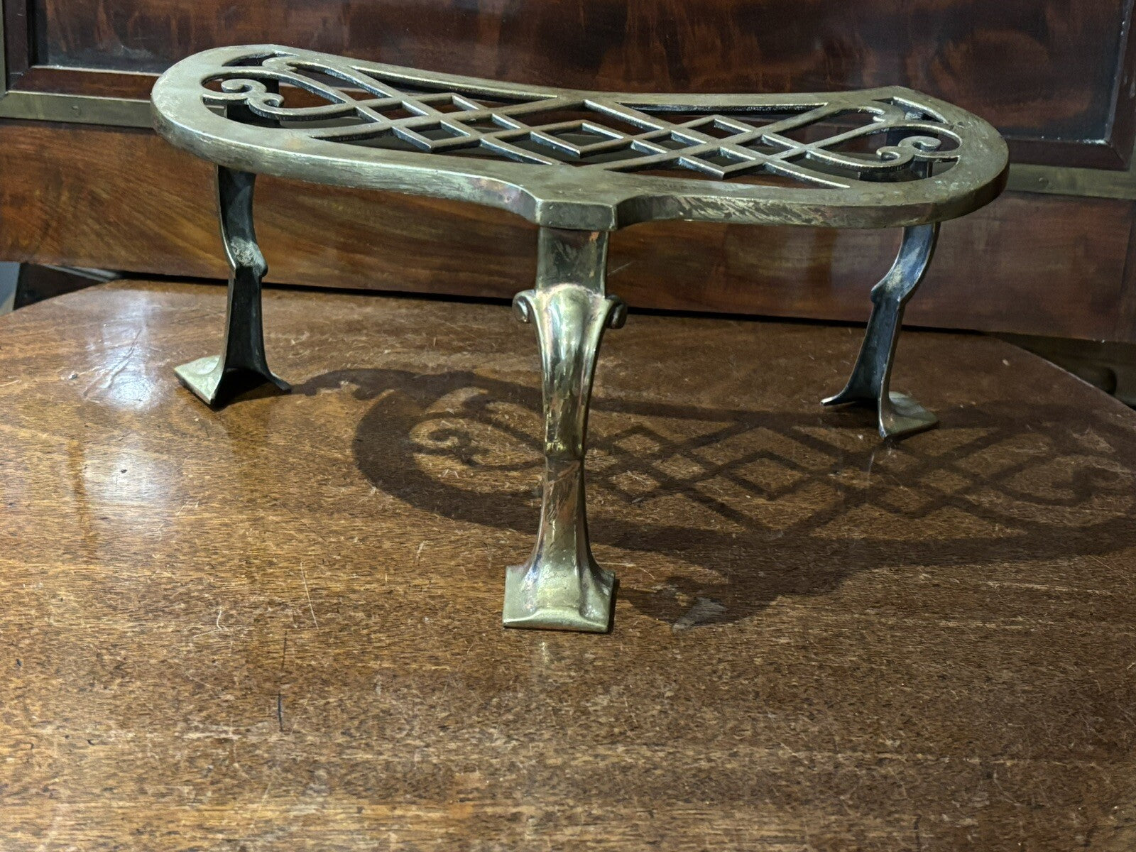 Antique Brass Footman, Kettle Stand