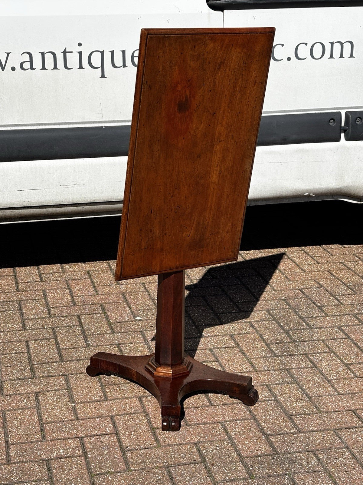 Antique William IV Mahogany Tilt Top Lamp Table/Side Table