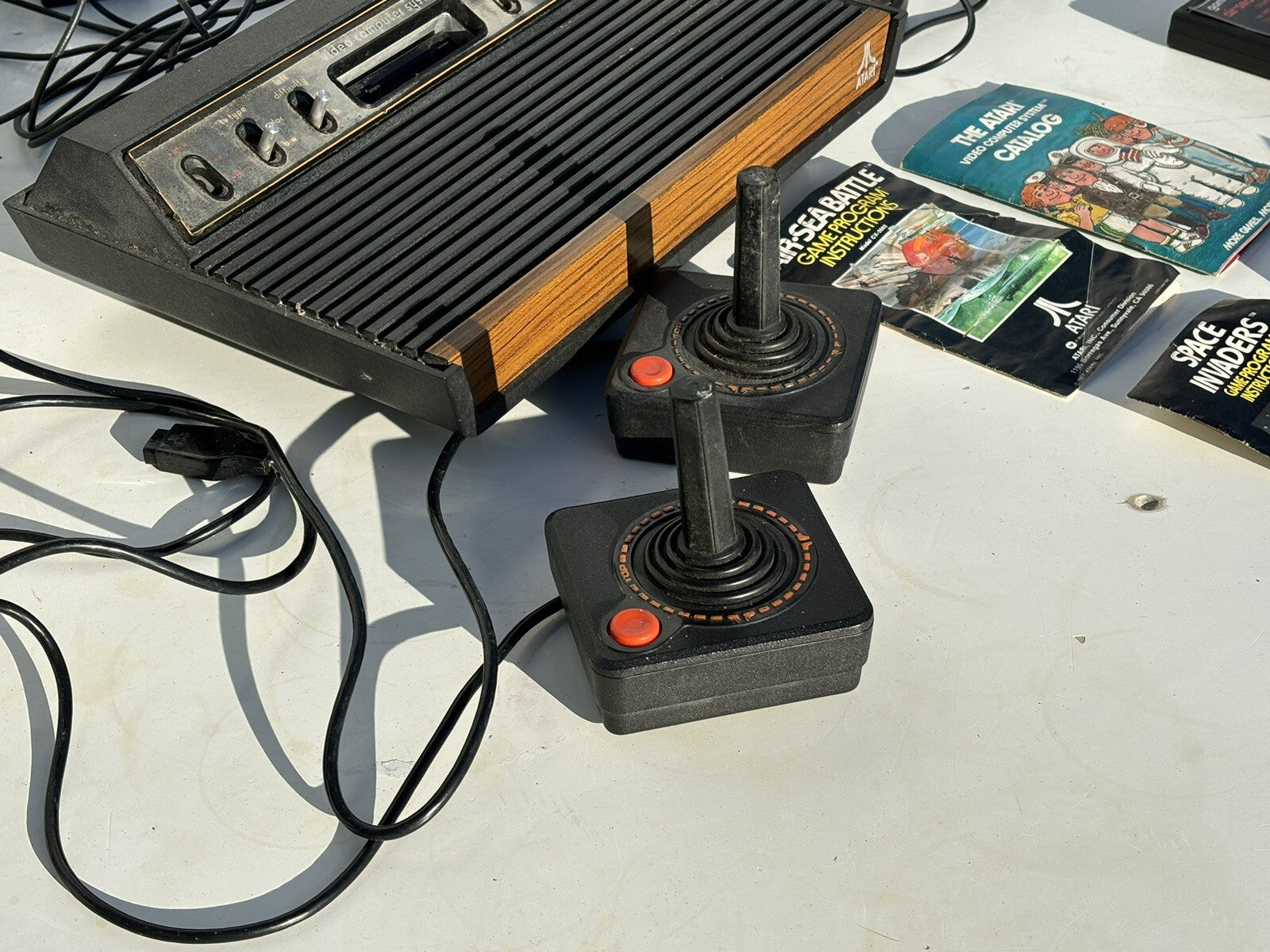 Atari 2600 Computer With Box And Games