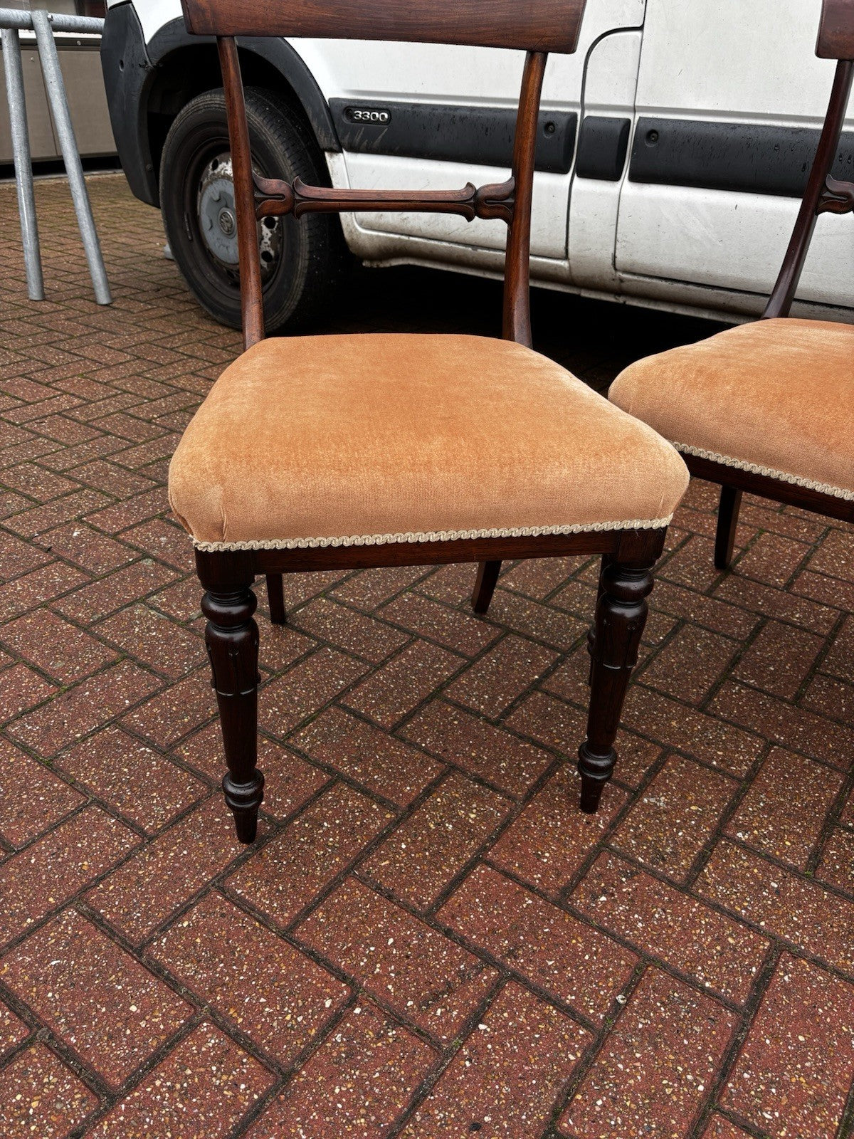 Antique Mahogany Dining Table & 4 Chairs