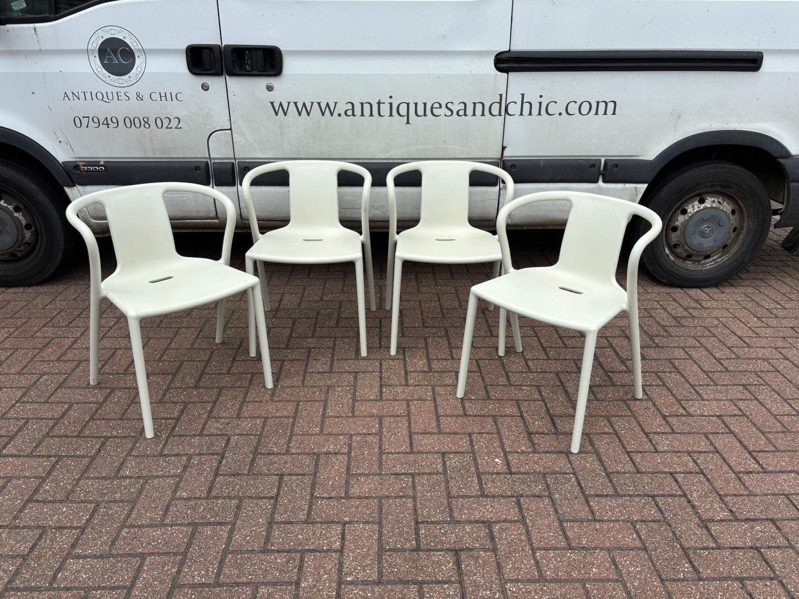 4 White Designer Patio Chairs By Magis, Designed By Jasper Morrison.