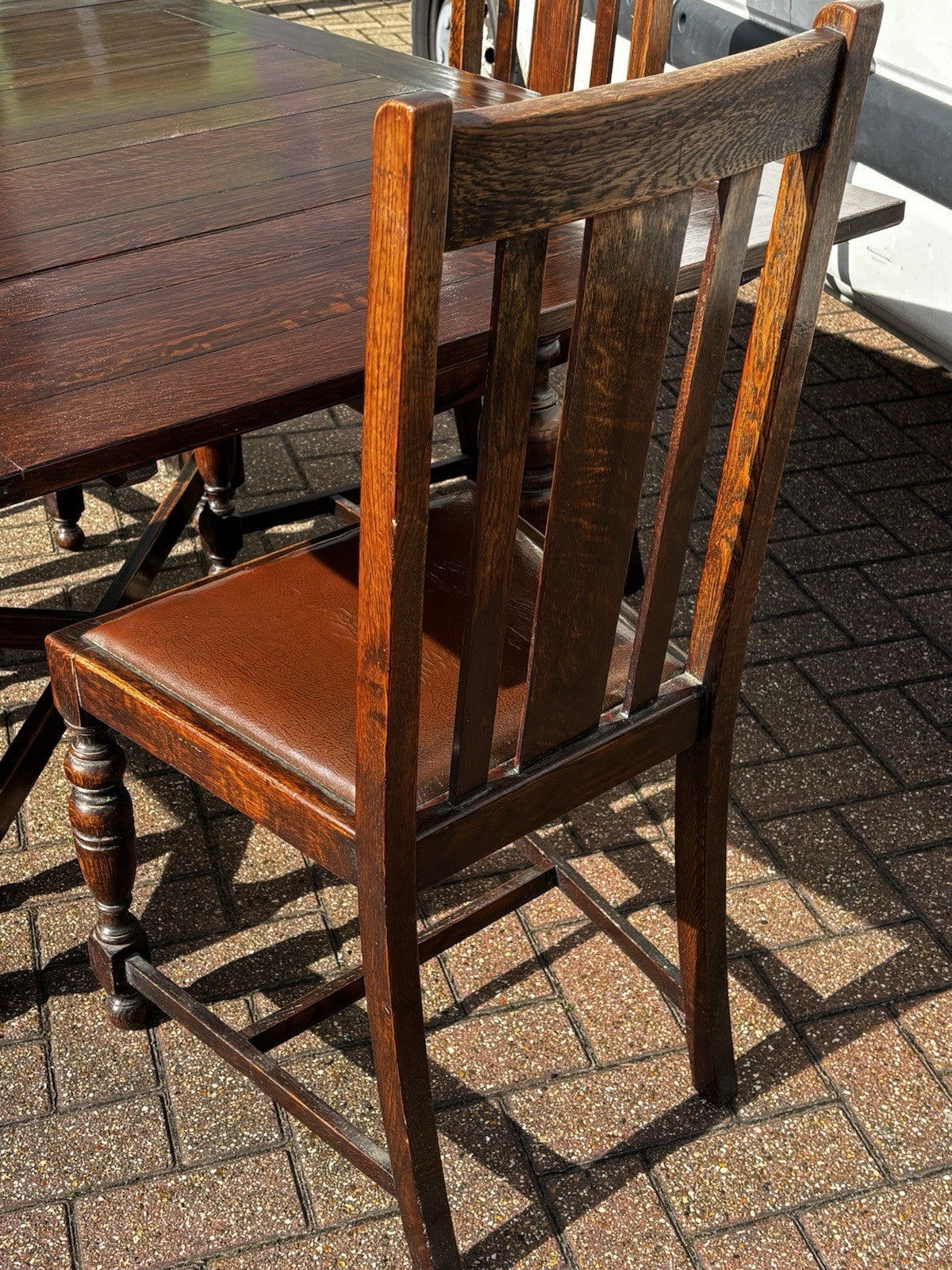 1920's Extending Oak Draw Leaf Table & 4 Chairs