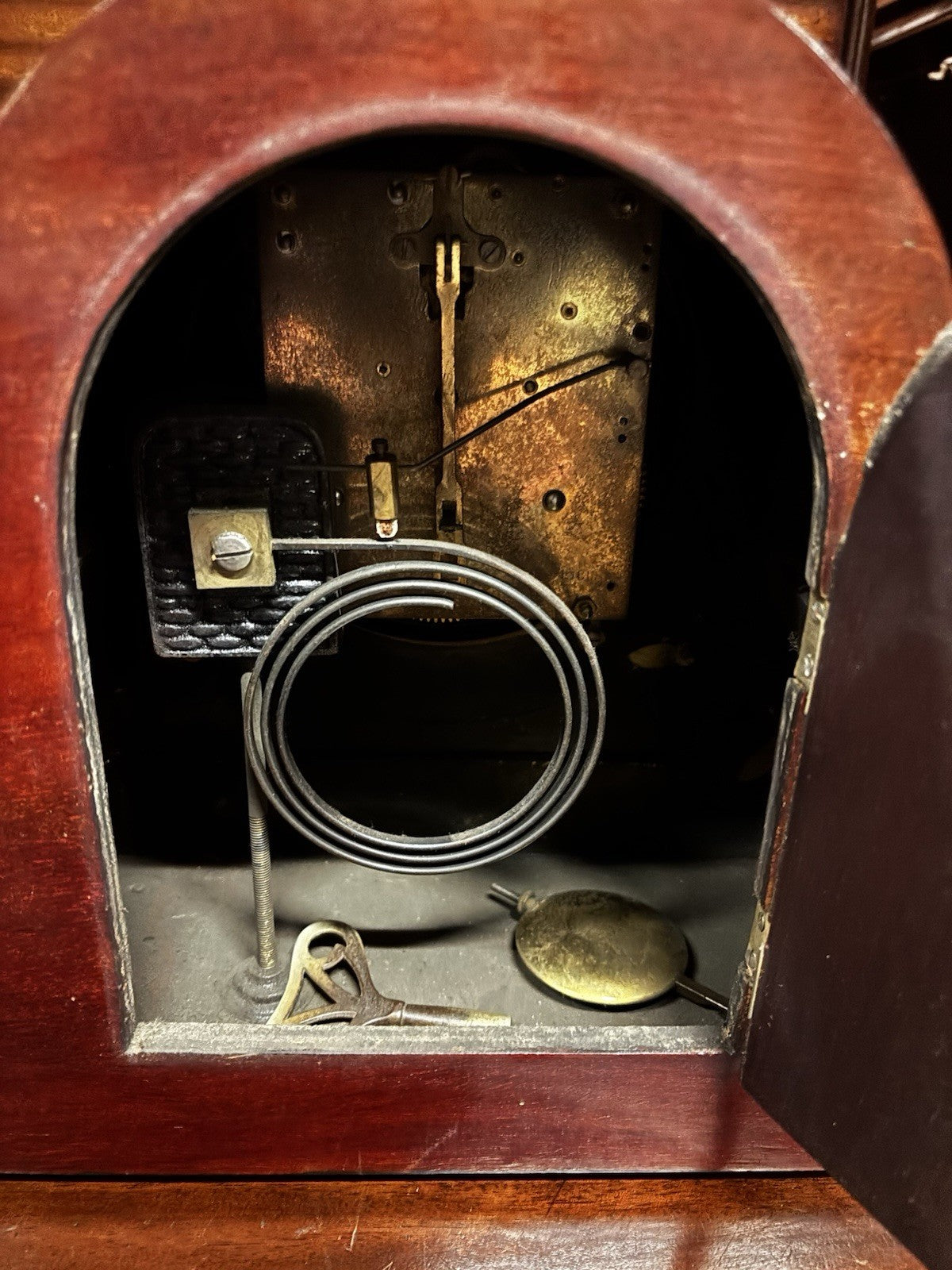 Art Deco Mahogany Chiming Mantle Clock.