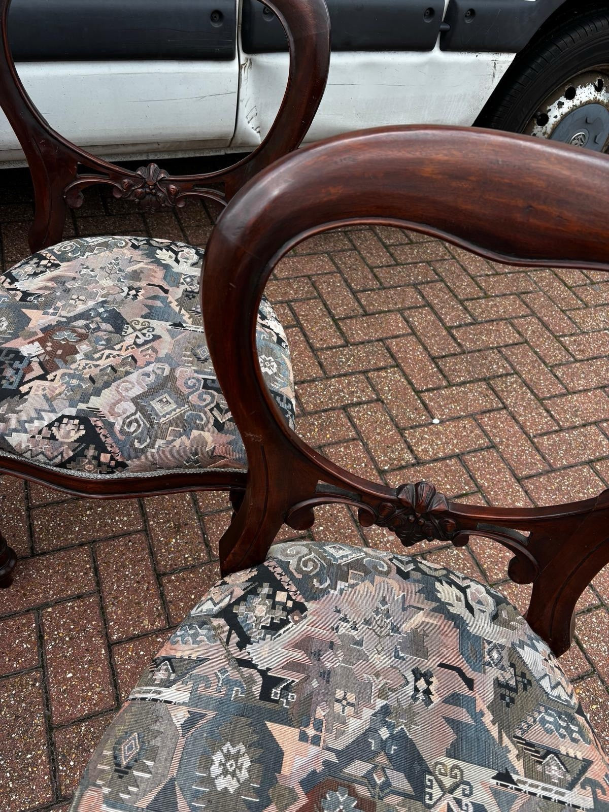 Balloon Back Set Of 4 Mahogany Dining Chairs.