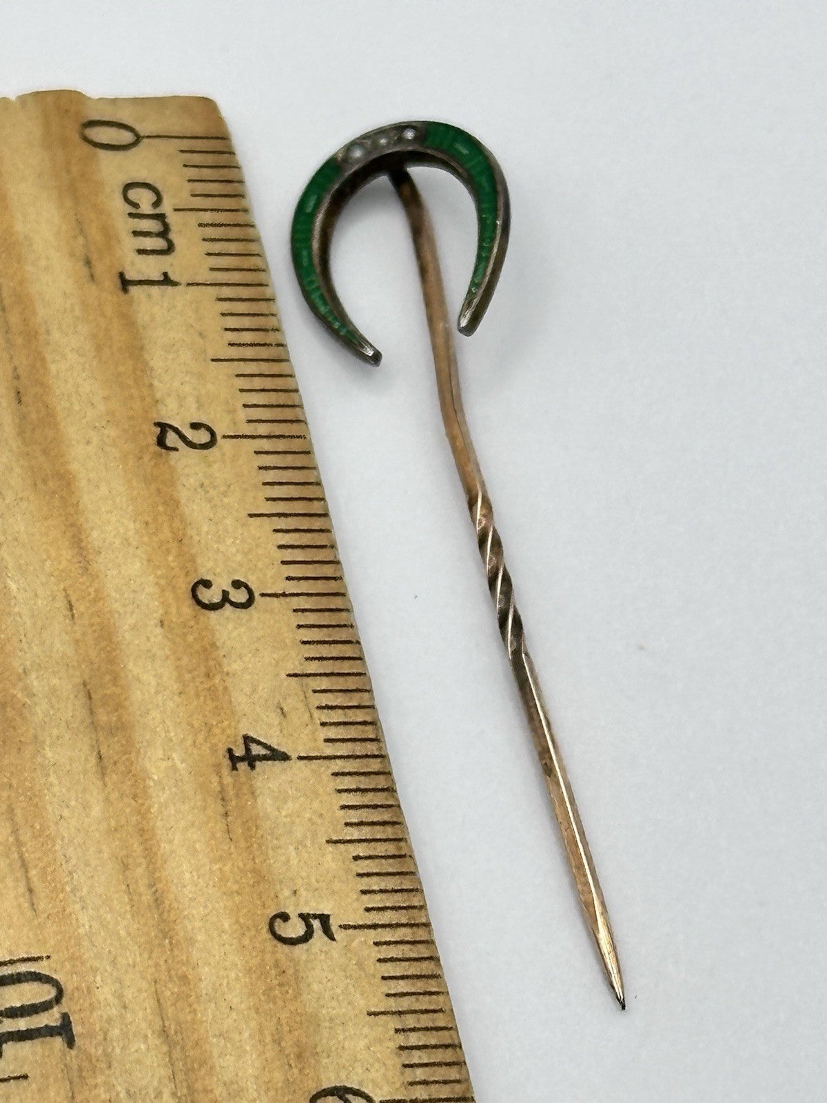 Antique Gold Tone Metal Green Enamel Seed Pearl Lucky Horseshoe Stick Pin