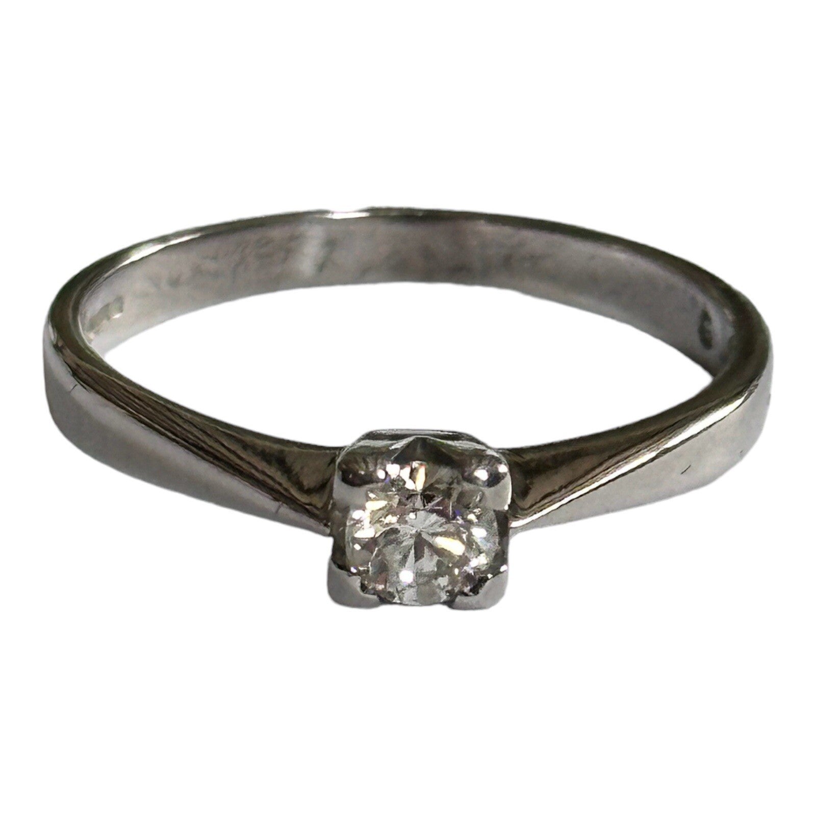 18ct White Gold 0.25 Diamond Solitaire Ring Boxed
