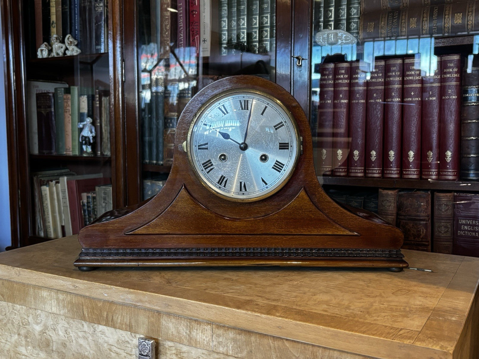Art Deco Mahogany Chiming Mantle Clock.