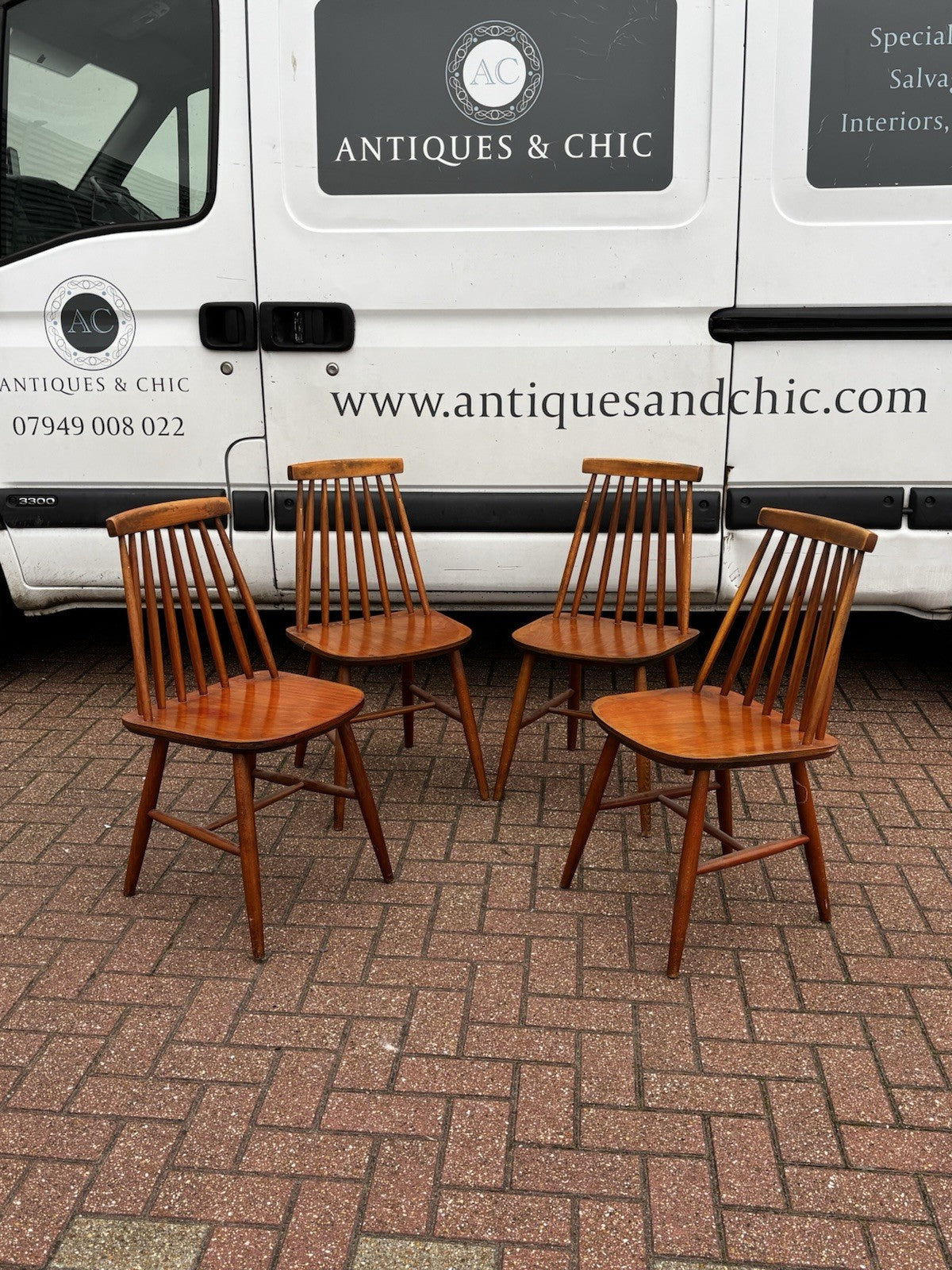 4 Mid Century Dining Chairs.