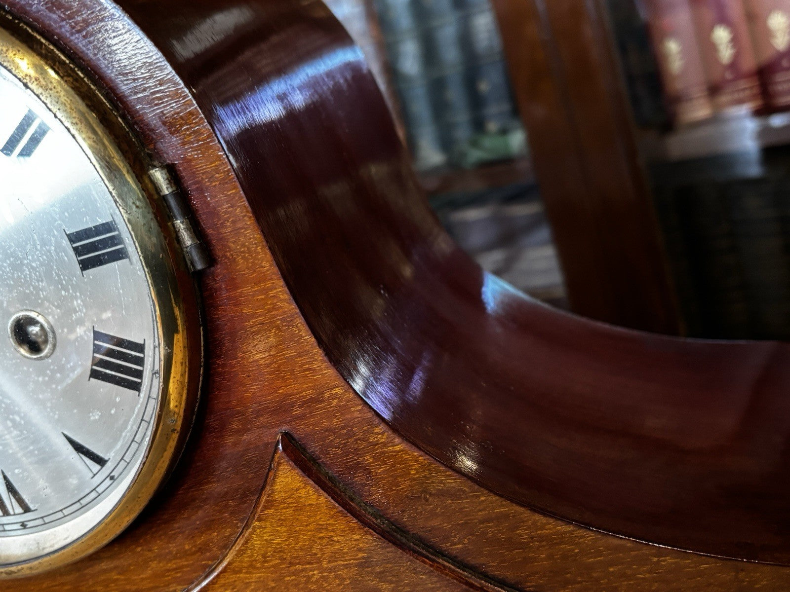 Art Deco Mahogany Chiming Mantle Clock.
