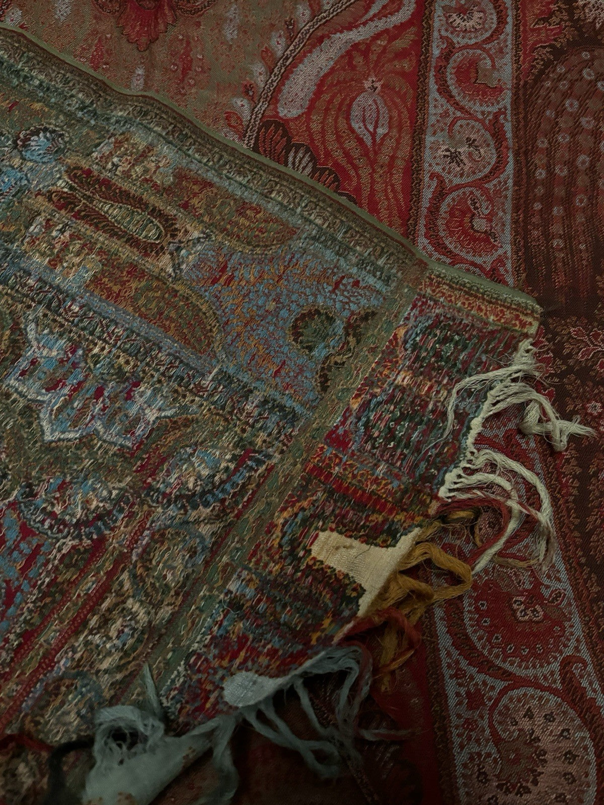 Antique Paisley Textile Table Cloth, Shawl, Table Runner. V Large :- 330x158 Cms