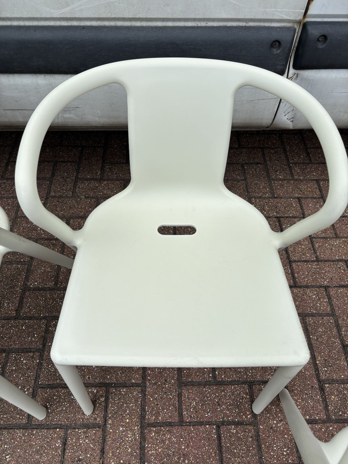 4 White Designer Patio Chairs By Magis, Designed By Jasper Morrison.