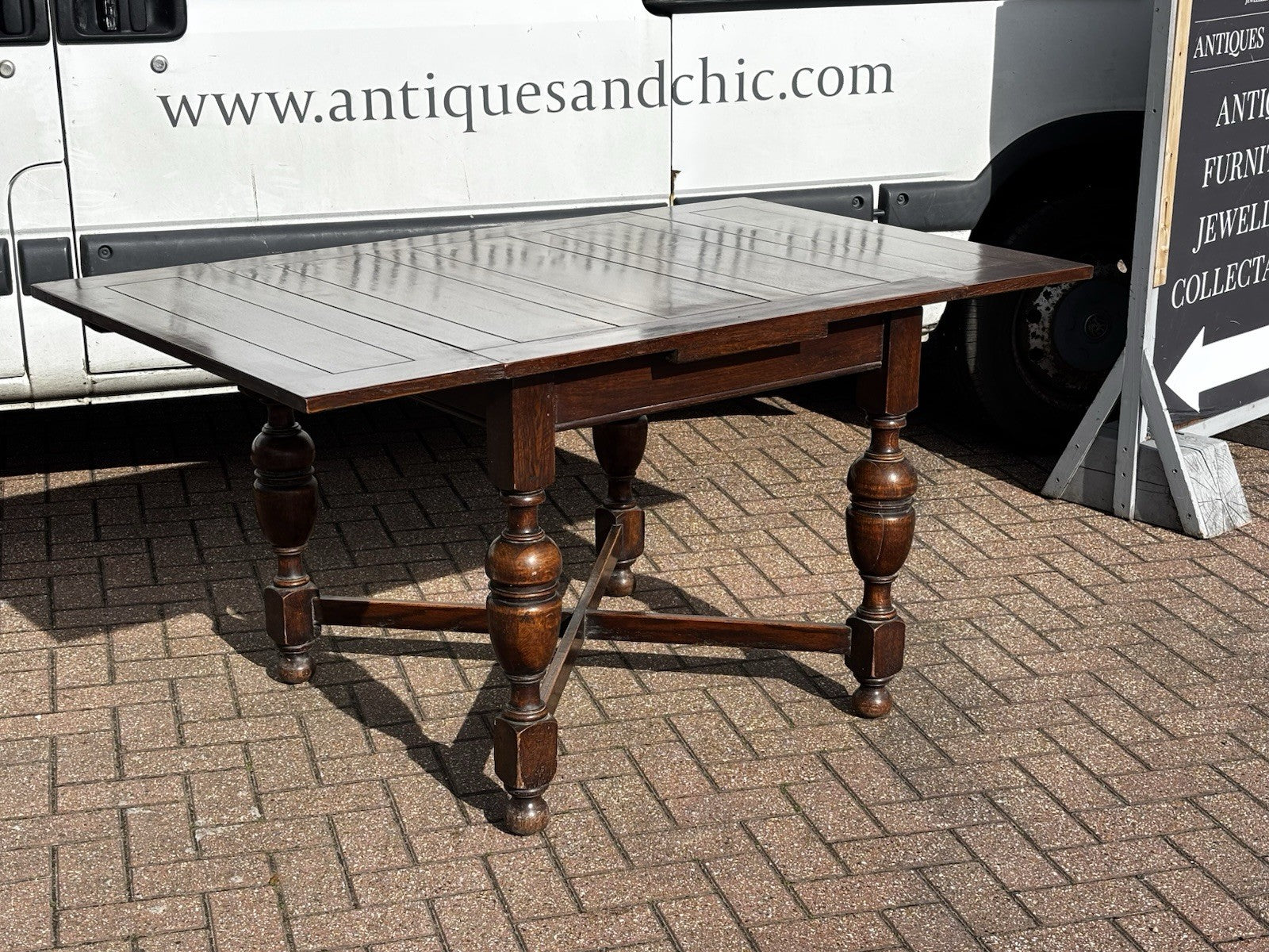 1920's Extending Oak Draw Leaf Table & 4 Chairs