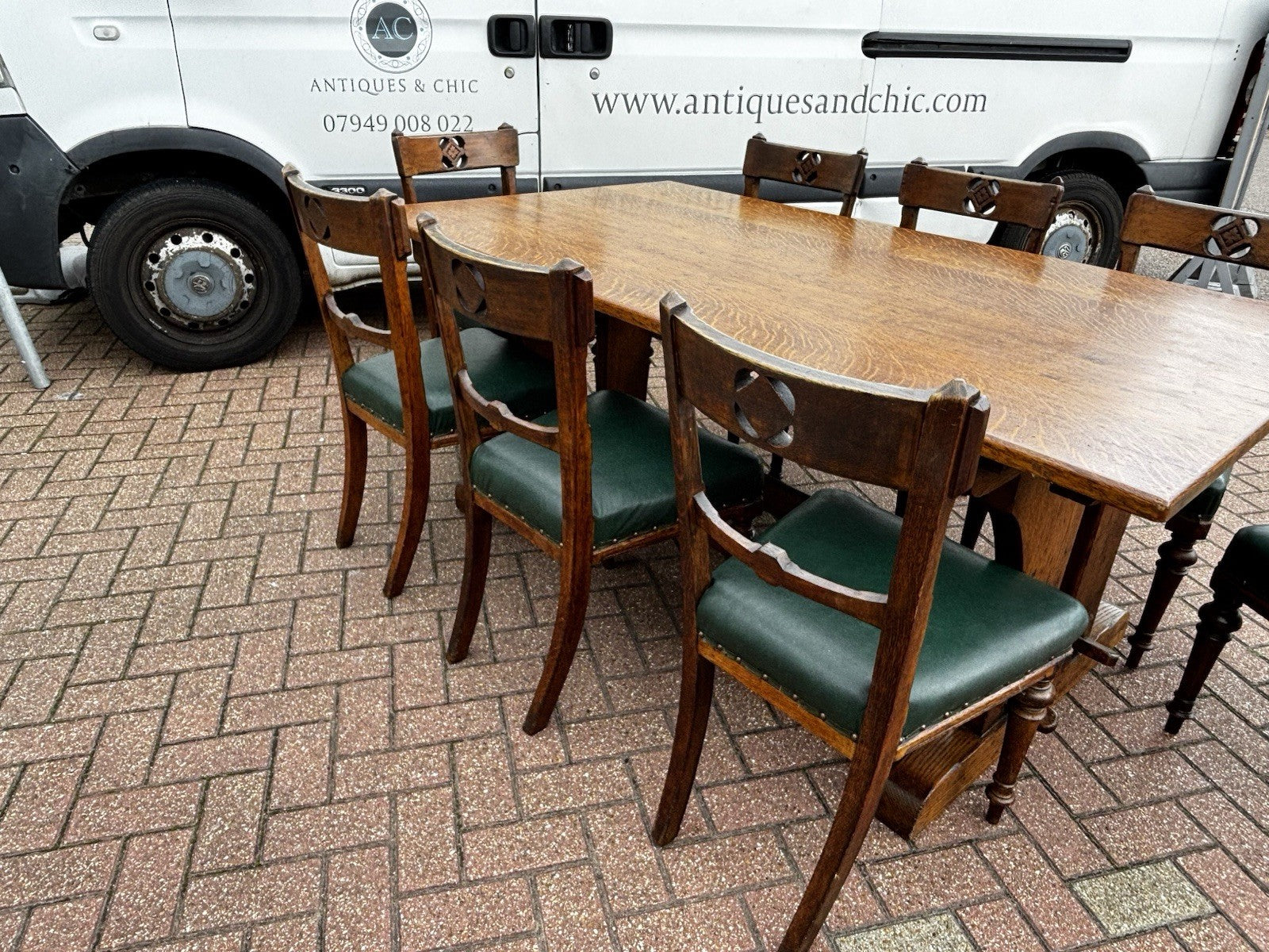 Arts & Crafts Light Oak Dining Table & 8 Chairs. Superb Quality.