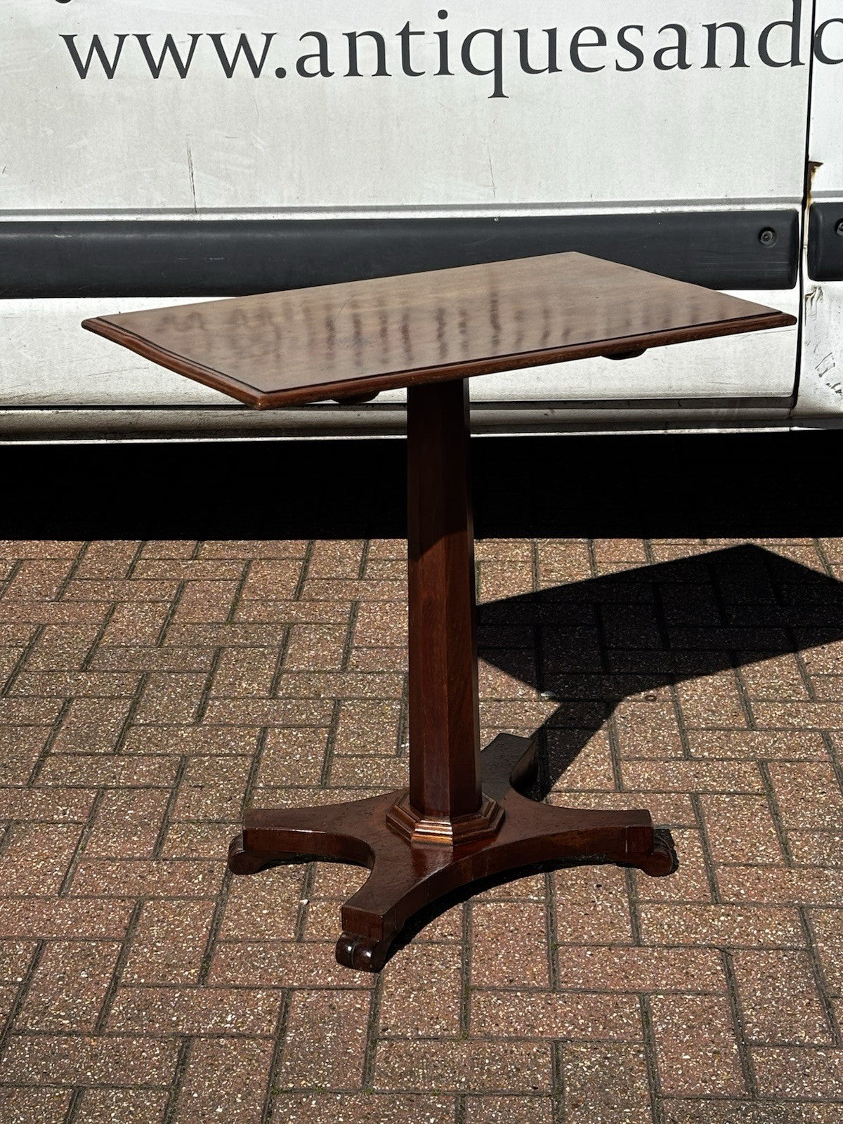 Antique William IV Mahogany Tilt Top Lamp Table/Side Table
