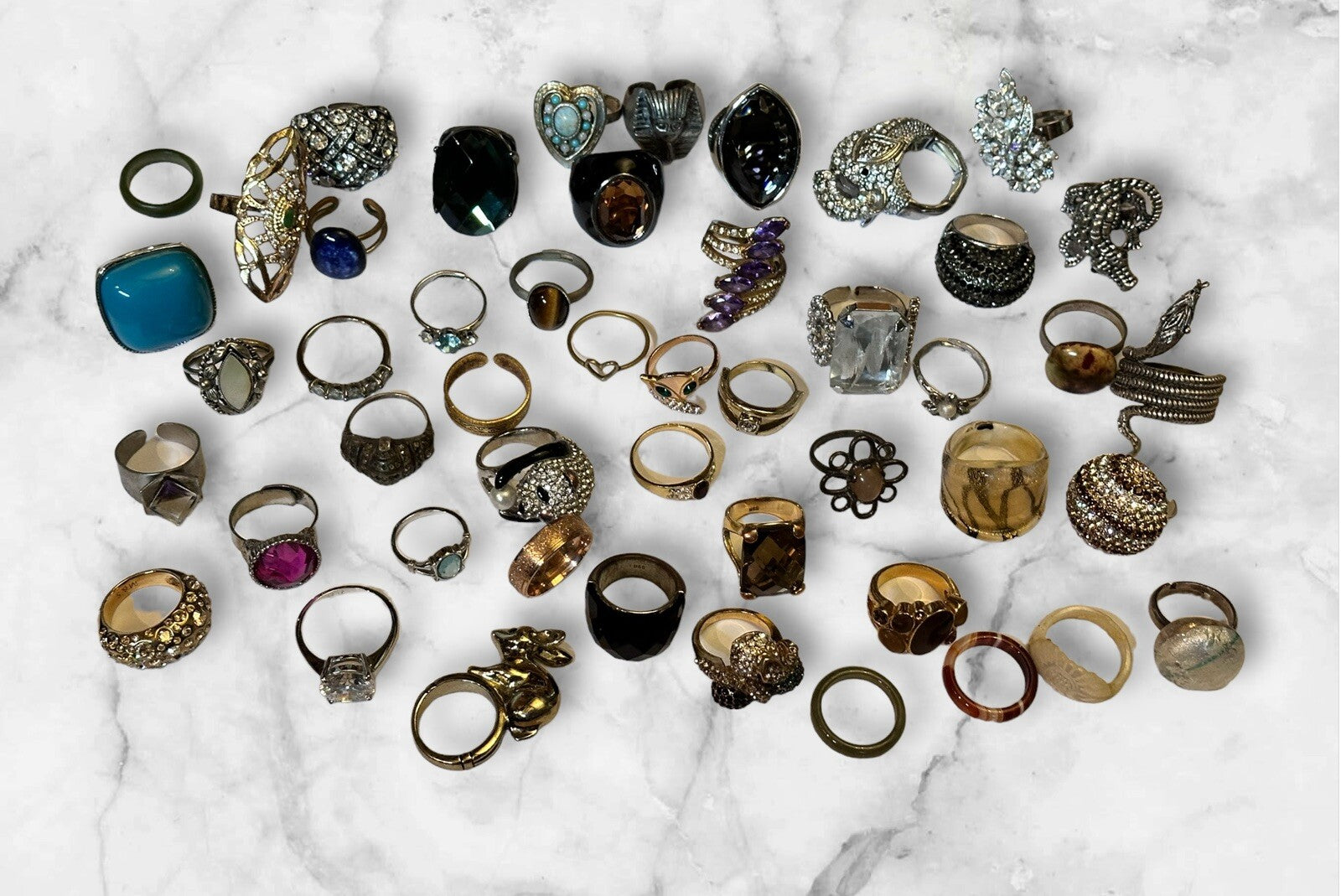 A Quantity Of Vintage Costume Novelty Rings