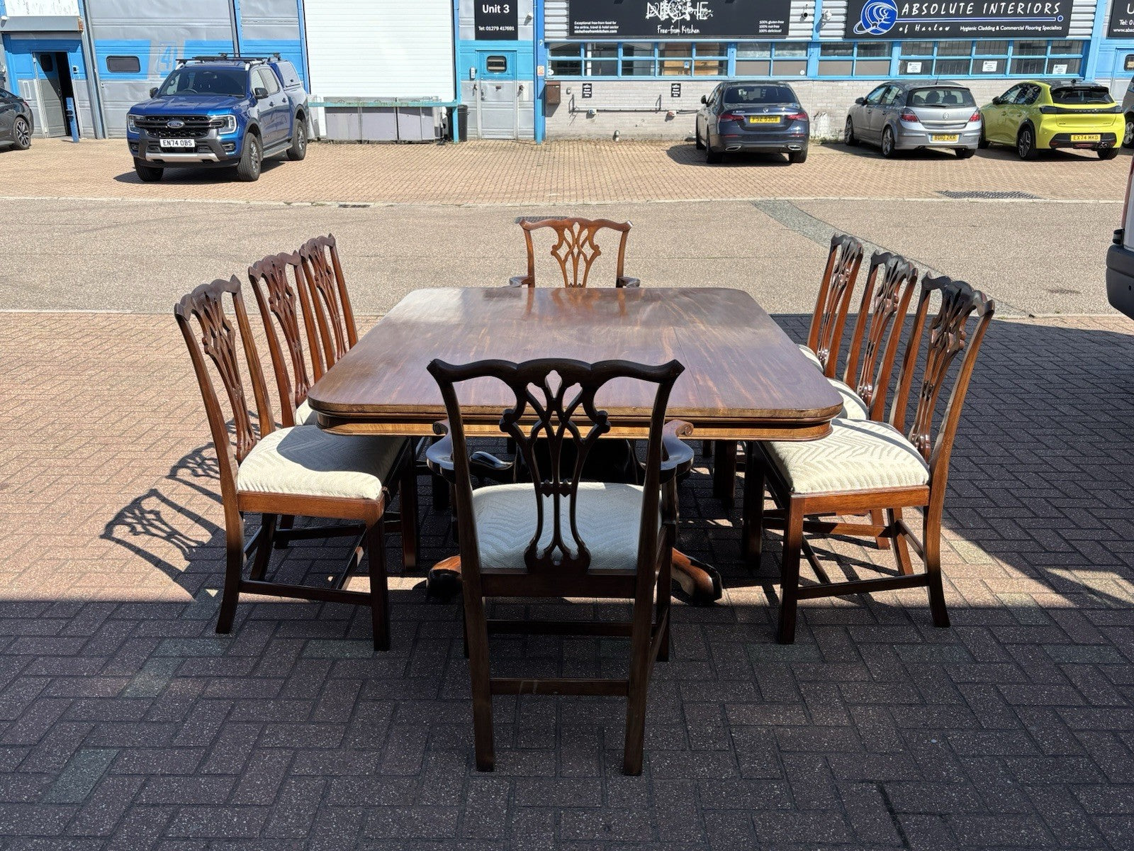 Antique Mahogany Dining Table & 8 Chairs.