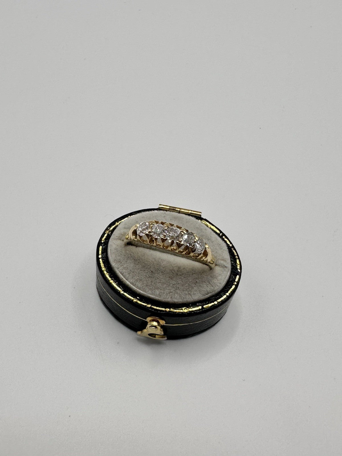Antique 18ct Gold 5 Old Cut Diamond Ring