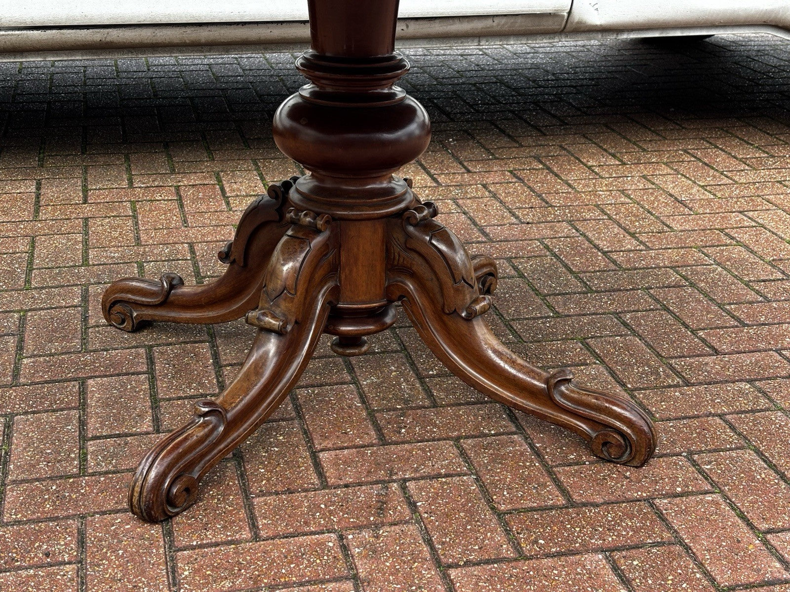 Antique Mahogany Dining Table & 4 Chairs