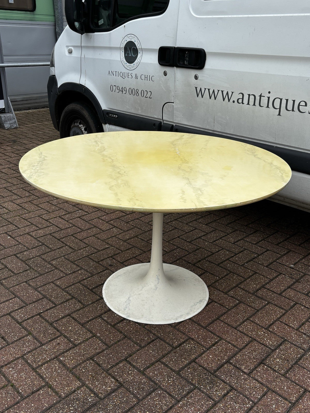 1960s Eero Saarinen for Knoll Tulip Dining Table