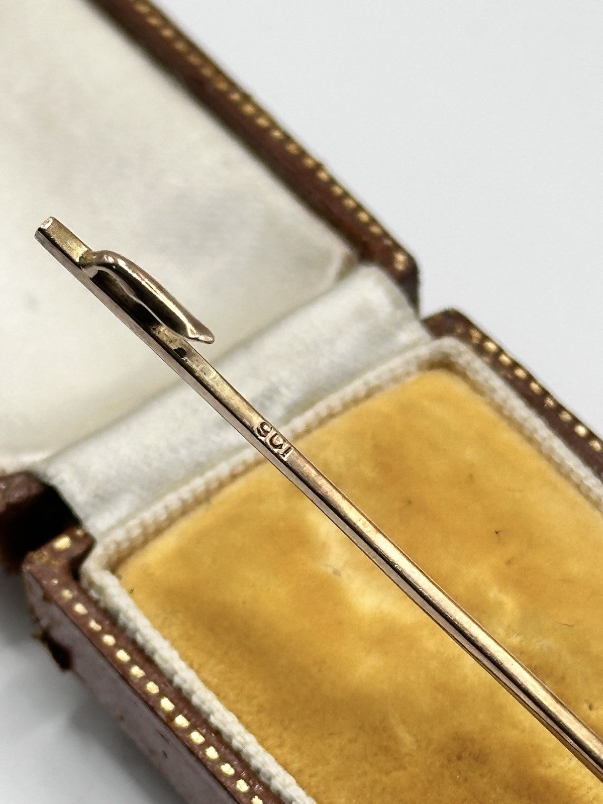 Antique 9ct Gold Garnet Bar Brooch