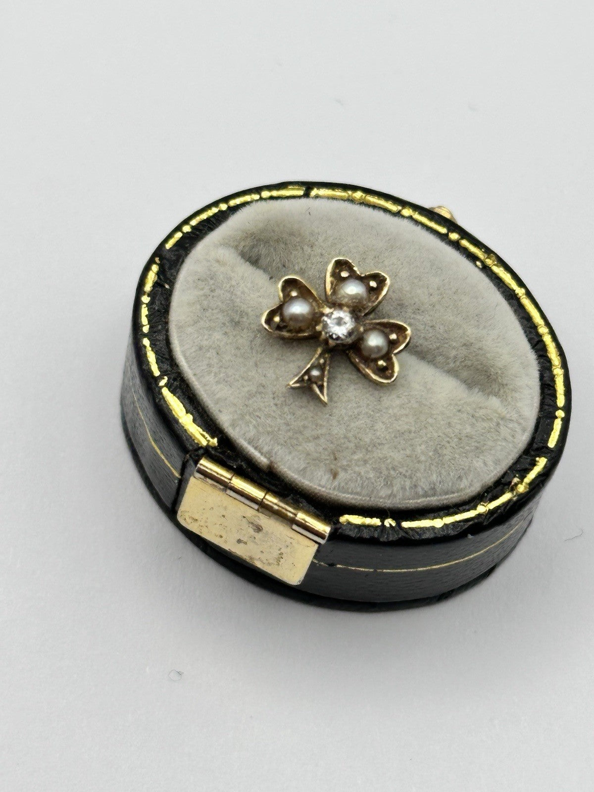Antique 14ct Gold White Stone Pearl Lucky Shamrock Stick Pin Top