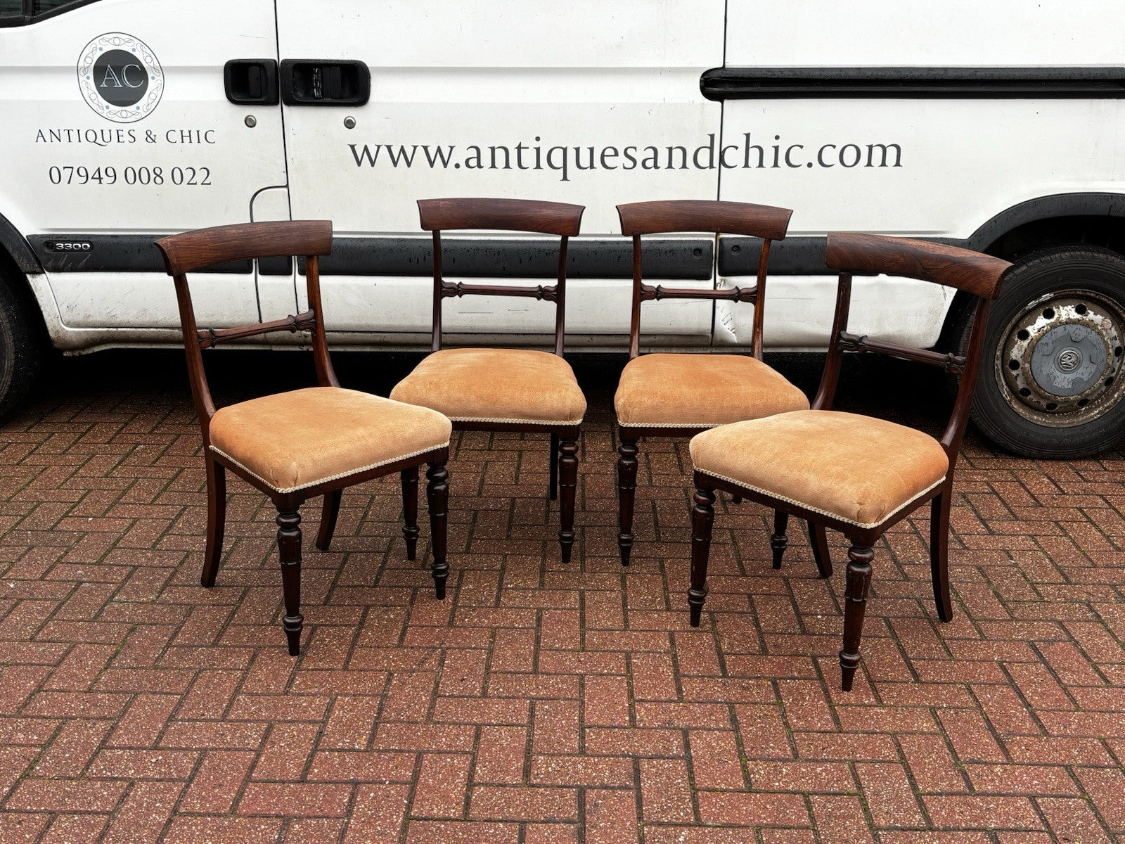 Antique Mahogany Dining Table & 4 Chairs