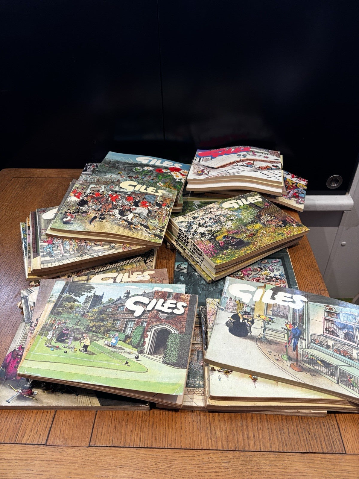 39 Giles Annuals