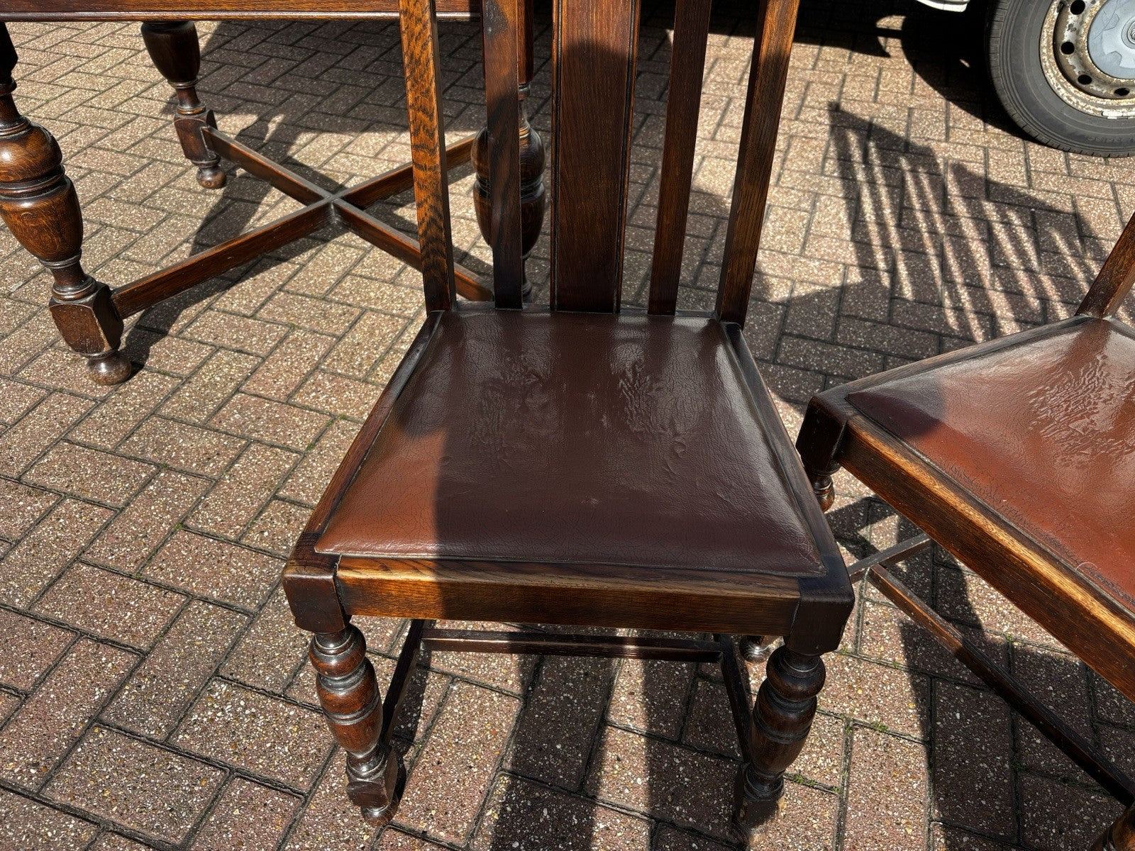 1920's Extending Oak Draw Leaf Table & 4 Chairs