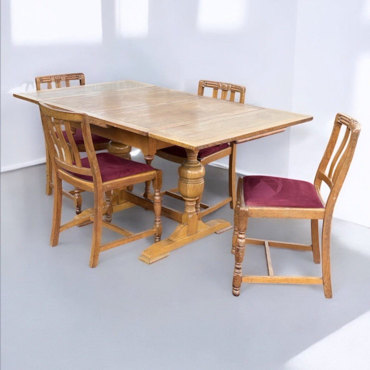 1930's Extending Light Oak Draw Leaf Table & 4 Chairs