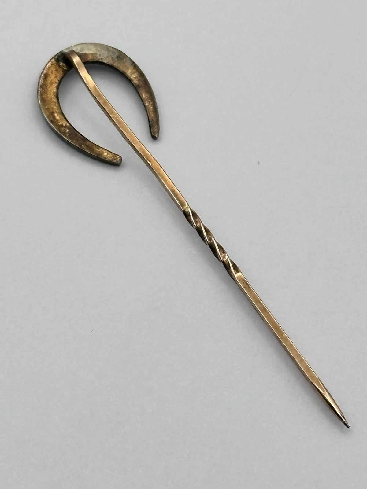 Antique Gold Tone Metal Green Enamel Seed Pearl Lucky Horseshoe Stick Pin