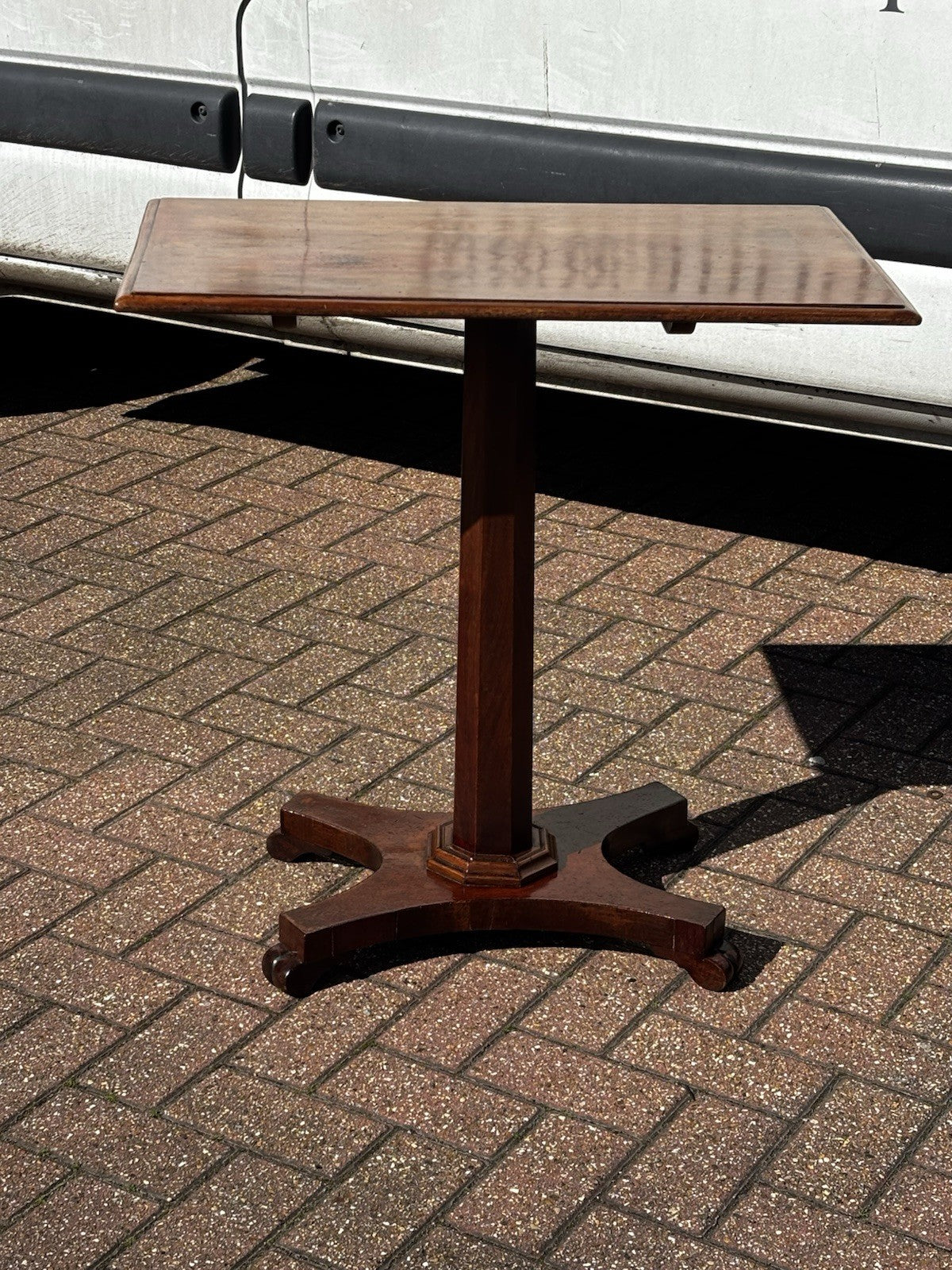 Antique William IV Mahogany Tilt Top Lamp Table/Side Table
