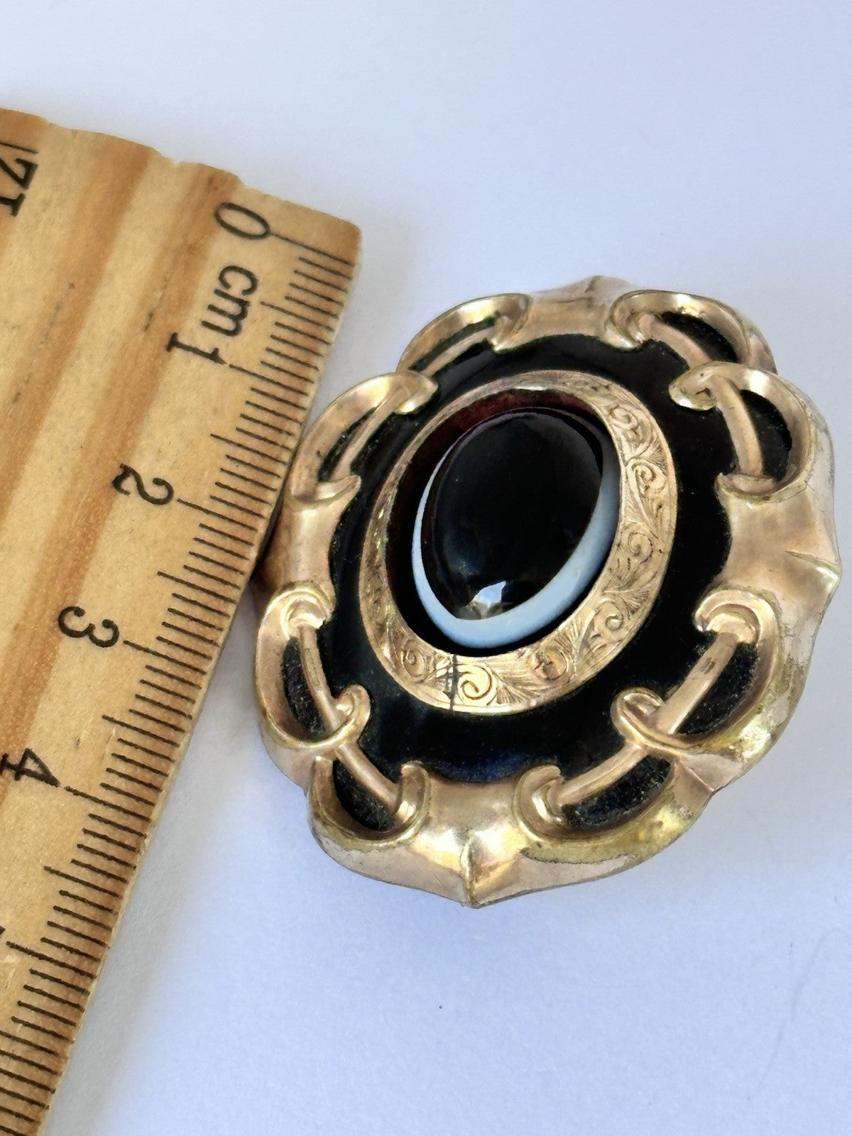 Antique Victorian Bulls Eye Agate Pinchbeck Mourning Brooch