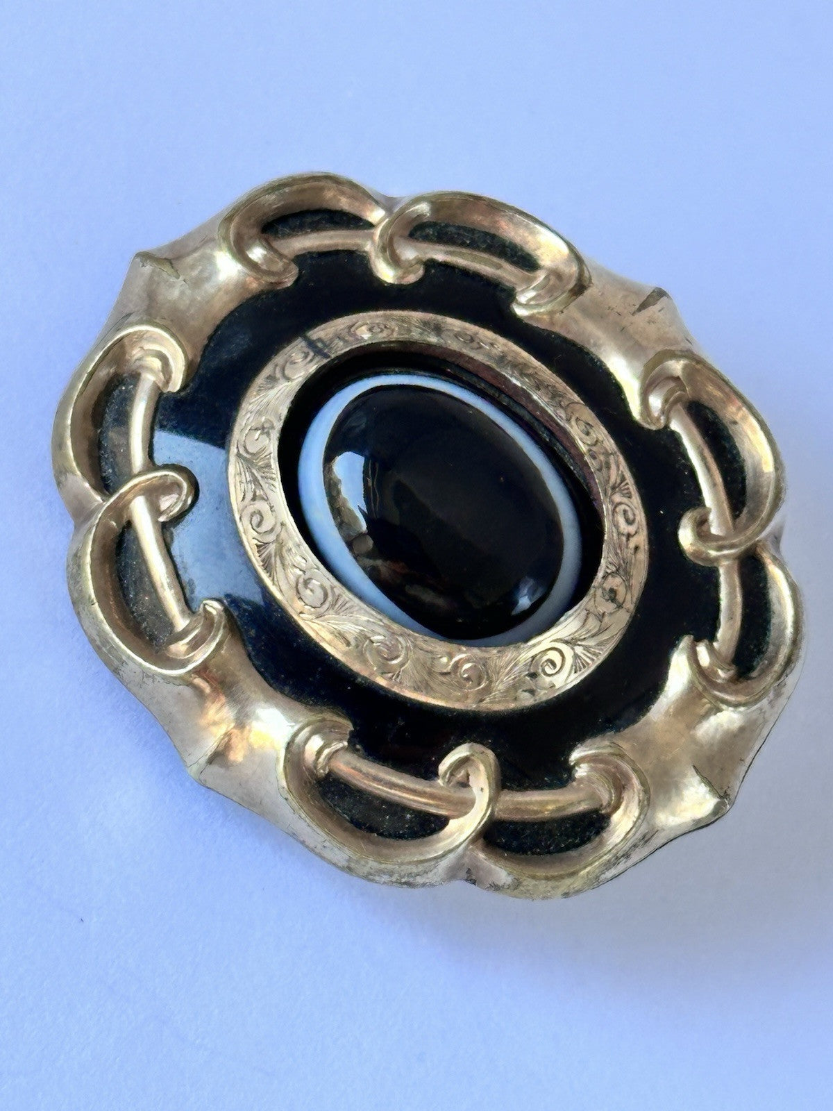 Antique Victorian Bulls Eye Agate Pinchbeck Mourning Brooch