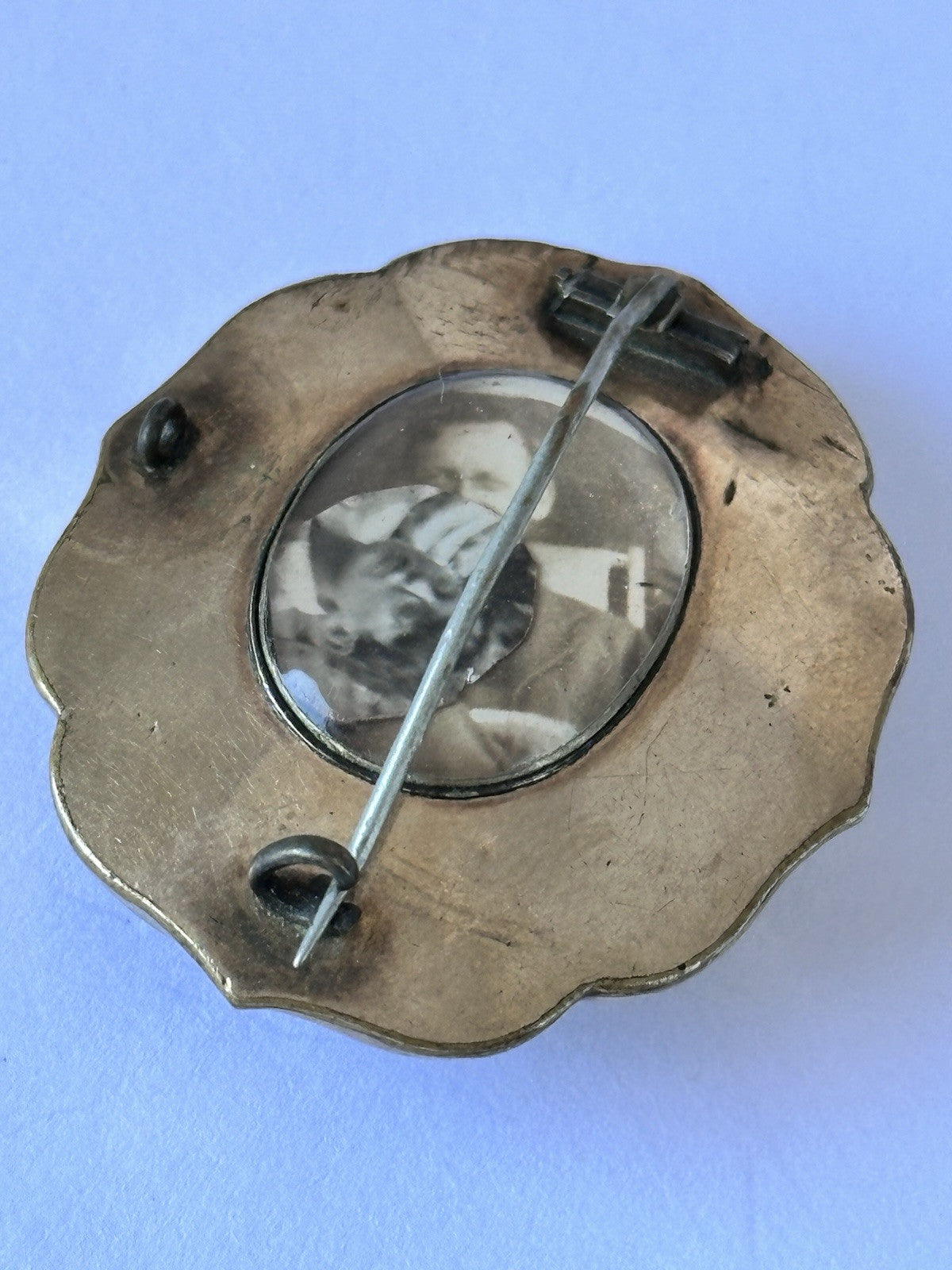 Antique Victorian Bulls Eye Agate Pinchbeck Mourning Brooch